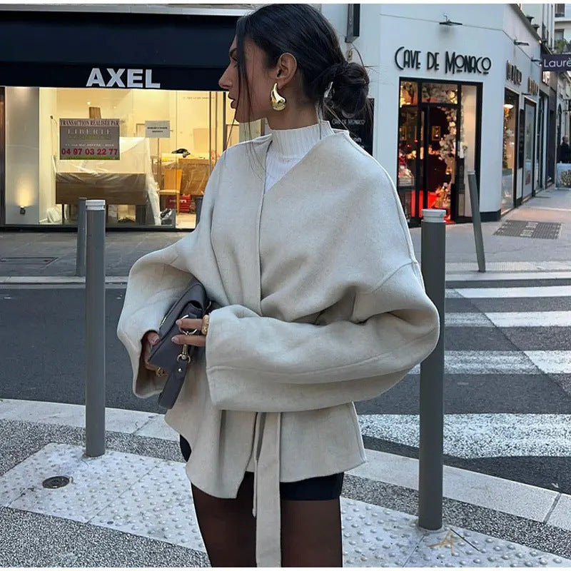Minimalist Kuşaklı Oversize Yün Ceket