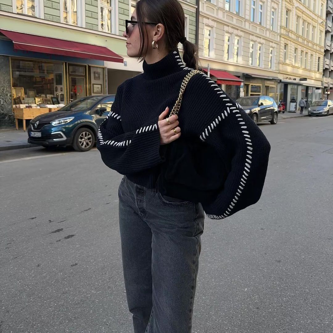 Siyah Kontrast Dikişli Oversize Triko Kazak