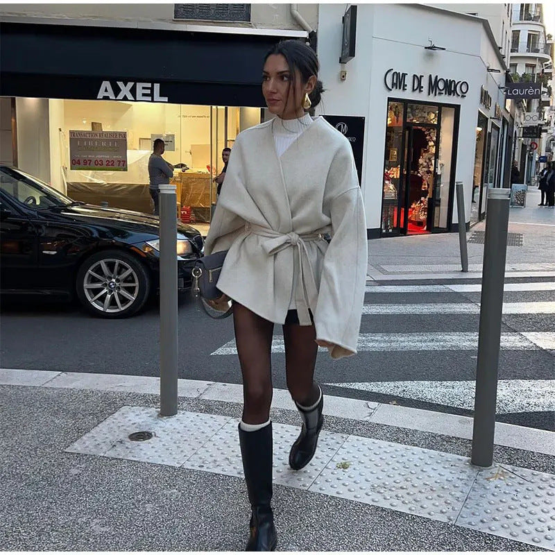 Minimalist Kuşaklı Oversize Yün Ceket