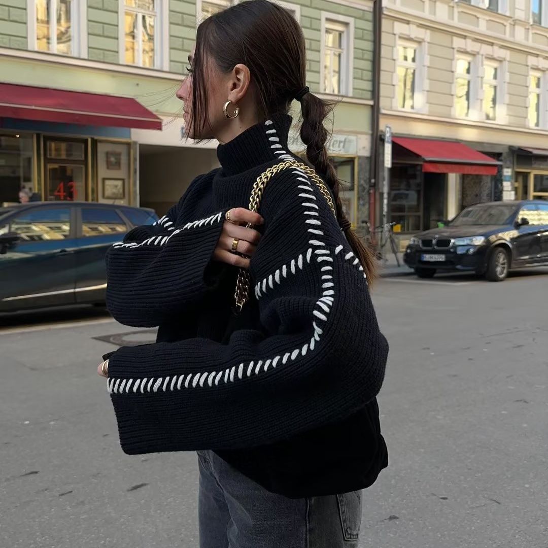 Siyah Kontrast Dikişli Oversize Triko Kazak