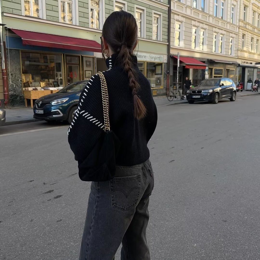 Siyah Kontrast Dikişli Oversize Triko Kazak