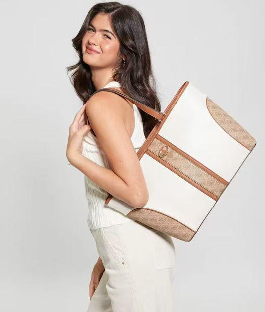 Svetique Grand Tote – The Most Functional Form of Elegance