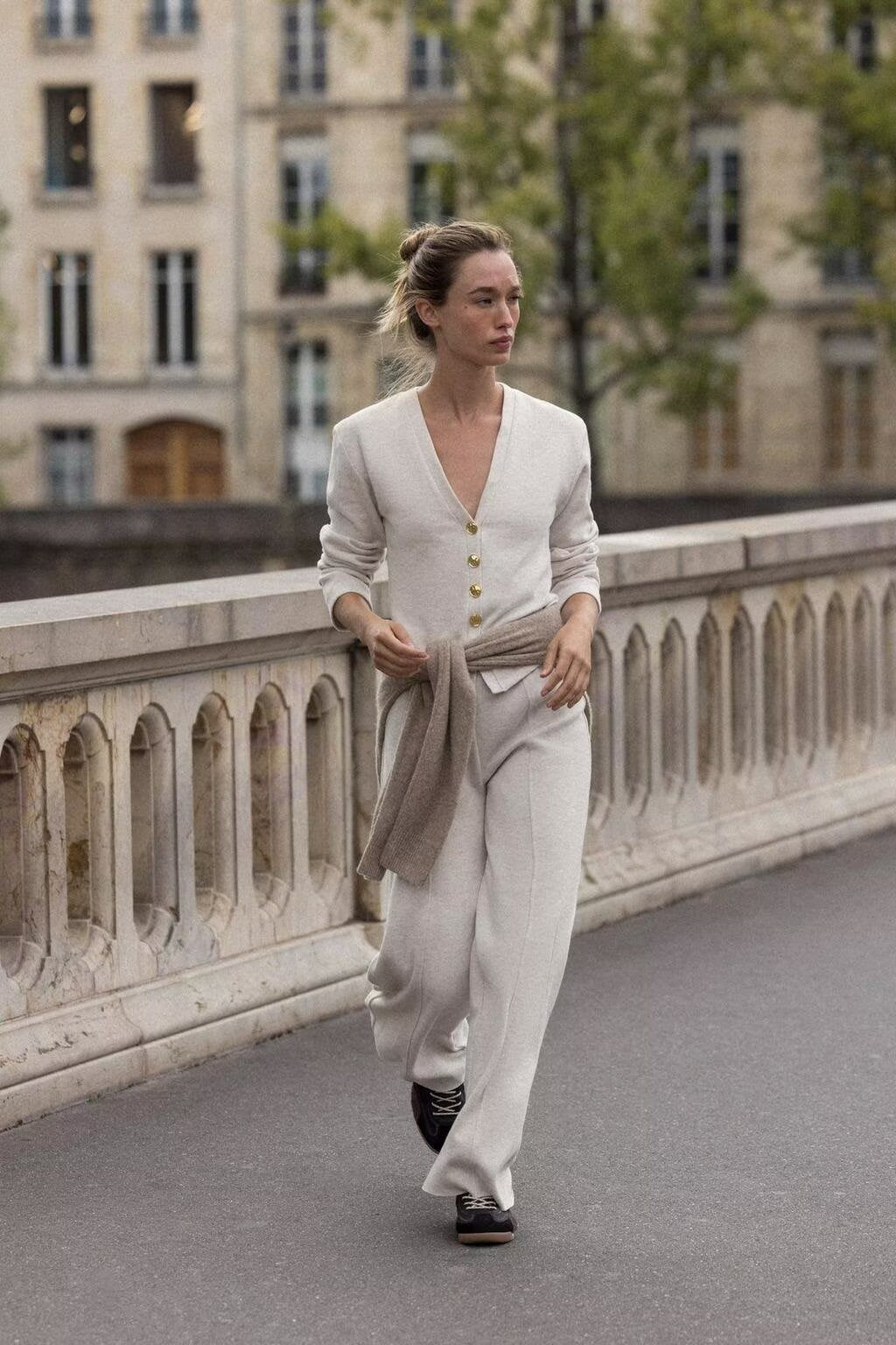 Svetique | Altın Düğmeli Triko Takım – Modern Zarafet